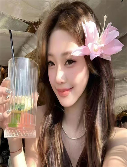 《四月女友》观影前必读：如何理解文化背景与历史语境 获得更深感悟